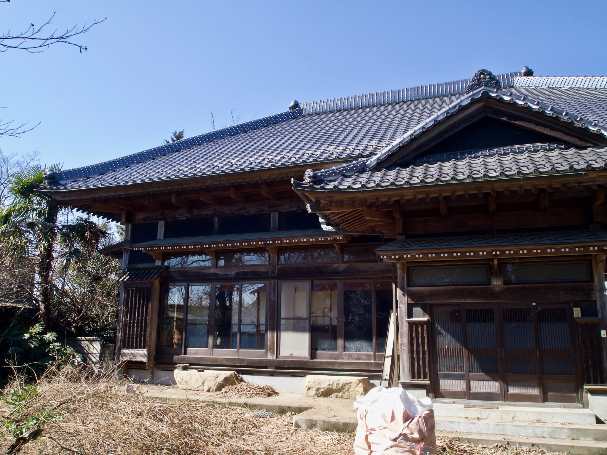 we-bought-an-abandoned-house-in-japan-tokyo-llama